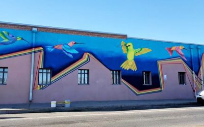 UNM Students Create Mural at Albuquerque Health Care for the Homeless